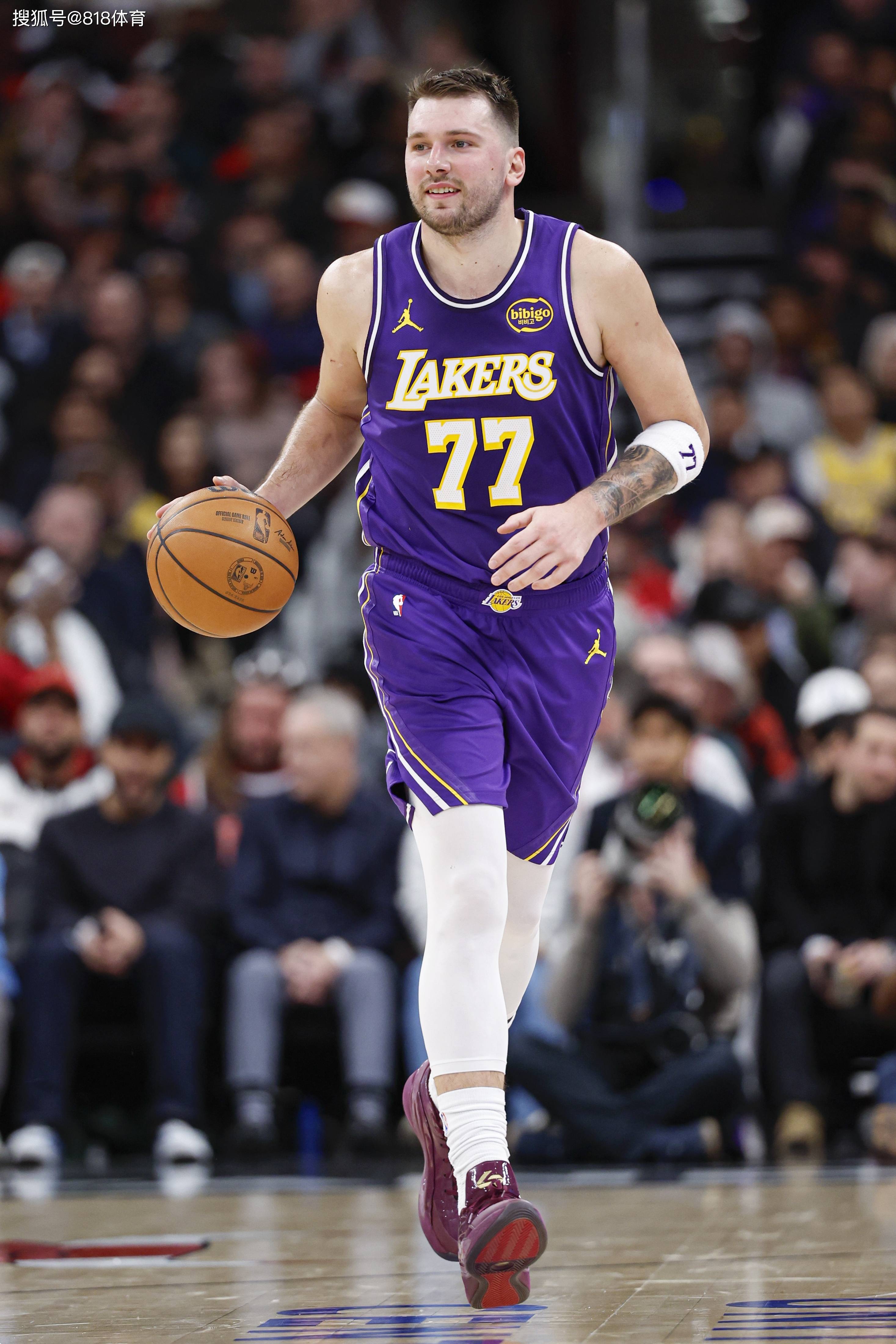 C7-东契奇迎来十赛季高光表现，篮网球迷沸腾！的简单介绍